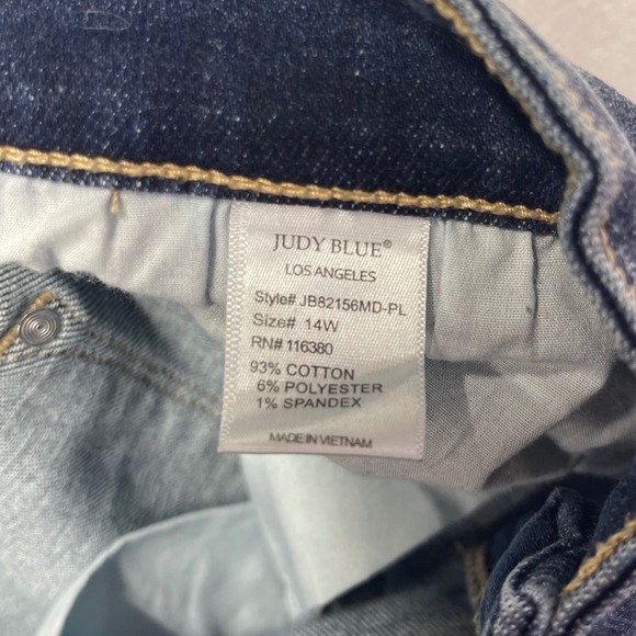 Judy Blue  Womens 14W Boyfriend Fit Distressed Jeans Blue Denim
Streetwear Boho - Picture 3 of 8